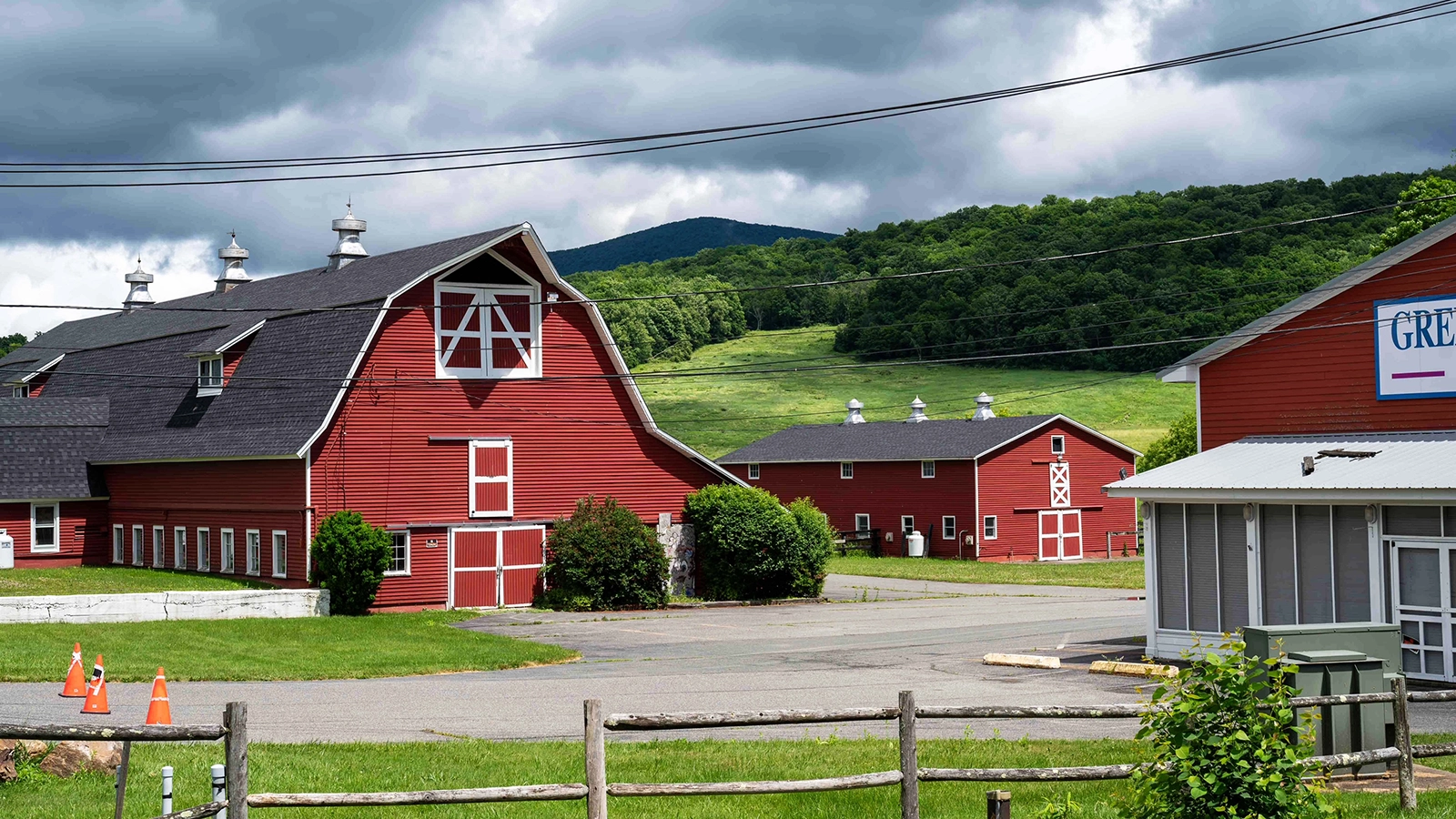 Understanding Ag, LLC and Green River Regenerative Farm, Inc. have launched a joint venture to create a high-level regenerative agricultural education program and expand the farm's regenerative cropping and livestock systems. The 235-acre farm will become a hub for learning and producing regeneratively grown food products.